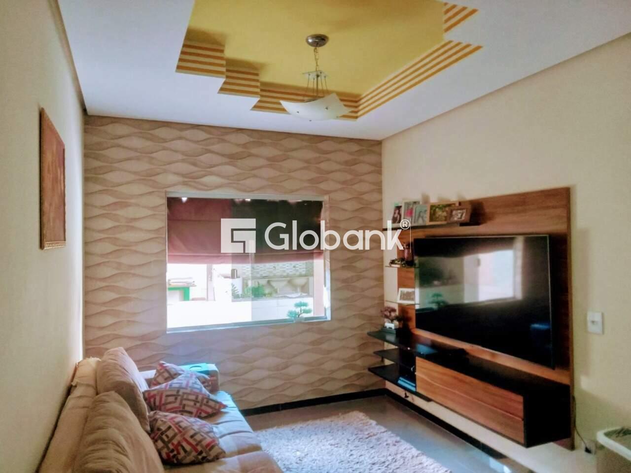 Casa 4 quartos à venda Universitário 178m² Montes Claros MG: 