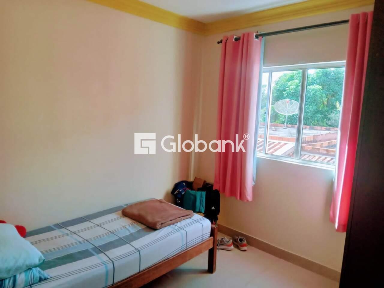 Casa 4 quartos à venda Universitário 178m² Montes Claros MG: 