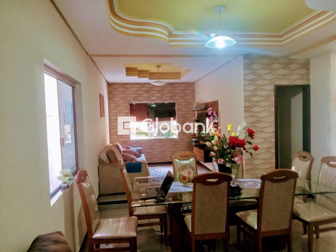 Casa 4 quartos à venda Universitário 178m² Montes Claros MG: 