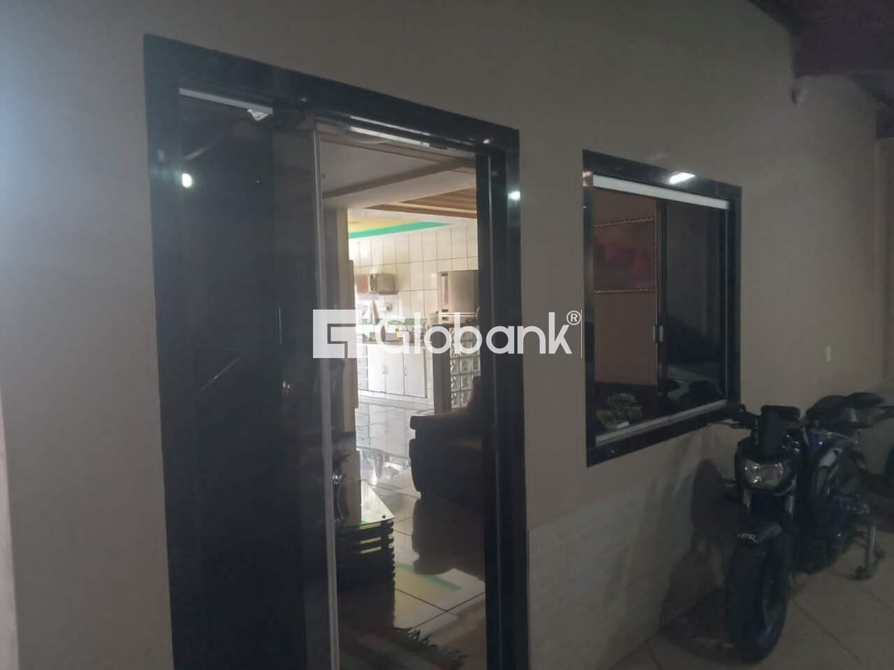 Casa 4 quartos à venda Universitário 178m² Montes Claros MG: 