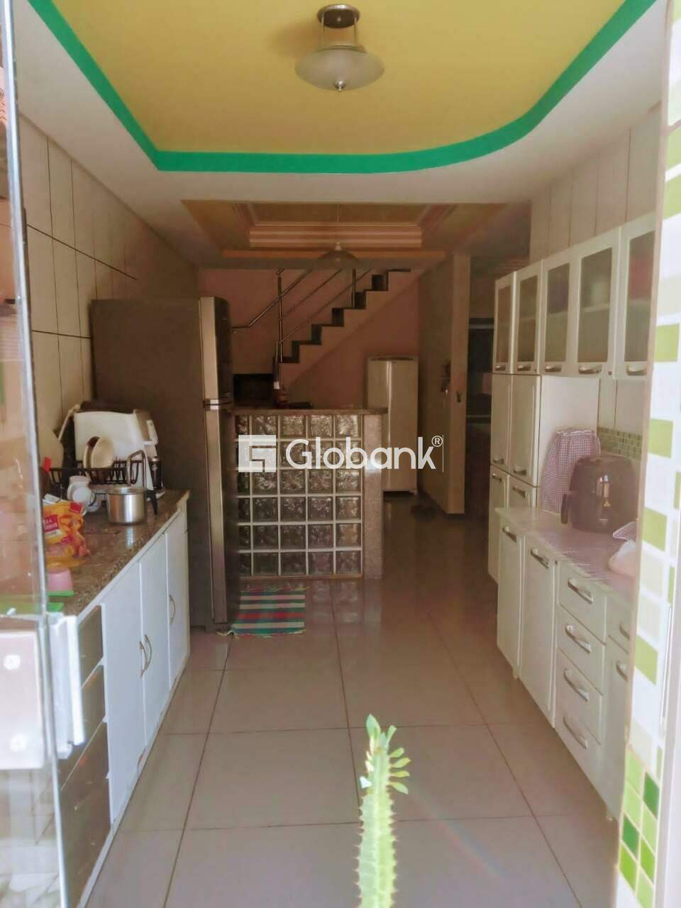 Casa 4 quartos à venda Universitário 178m² Montes Claros MG: 