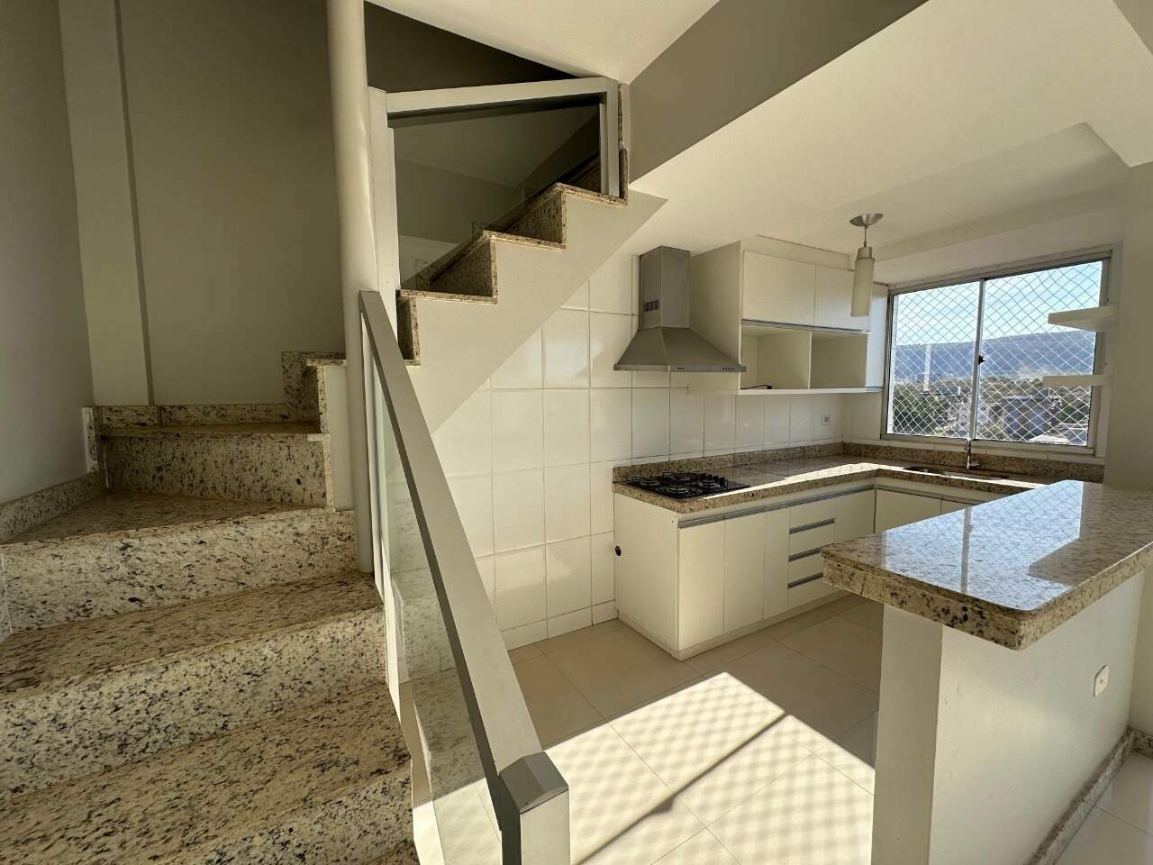 Cobertura 3 quartos à venda Funcionários 145m² Montes Claros MG: Cozinha
