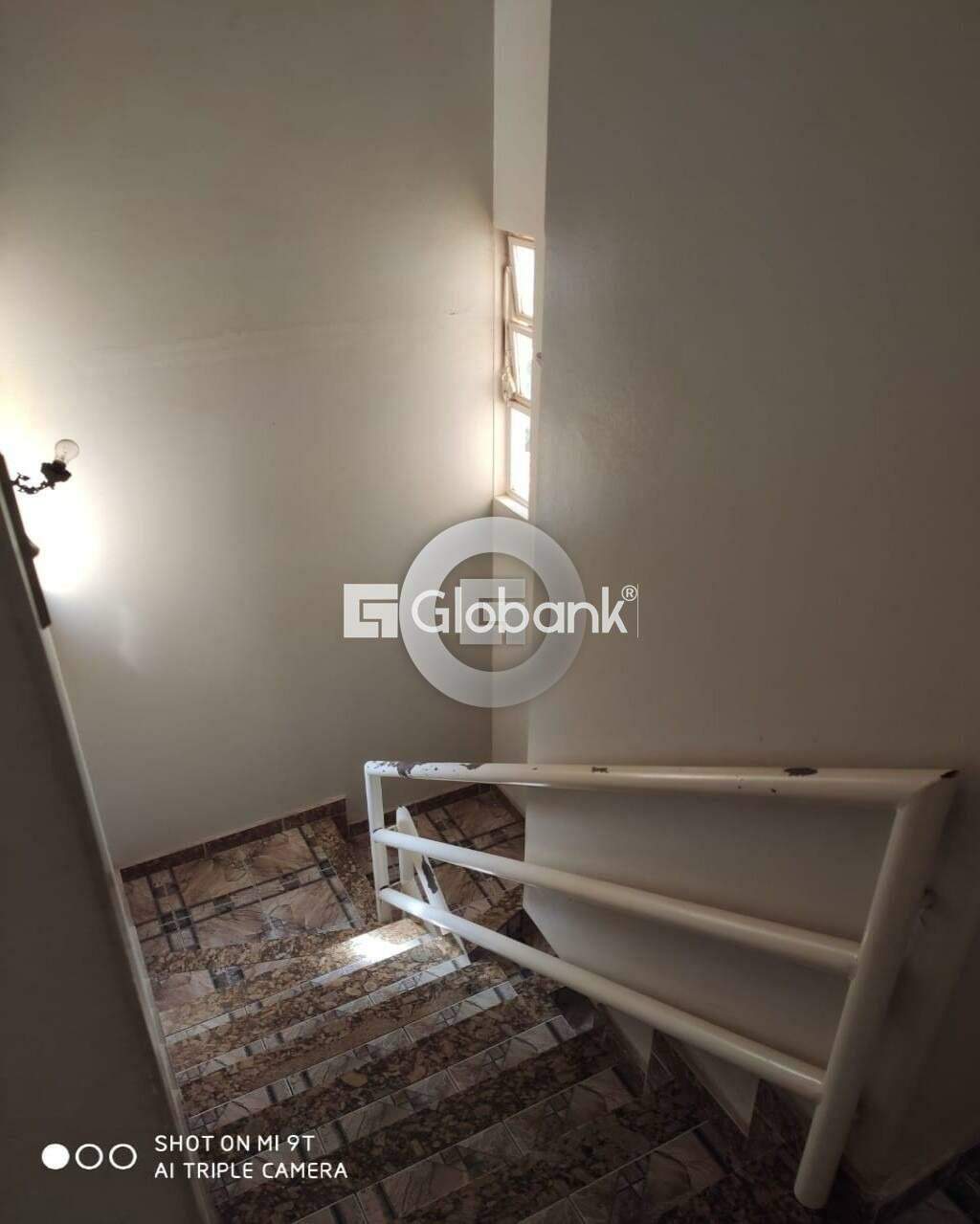 Casa 3 quartos à venda São Judas Tadeu 125,9m² Montes Claros MG: Escada acesso superior