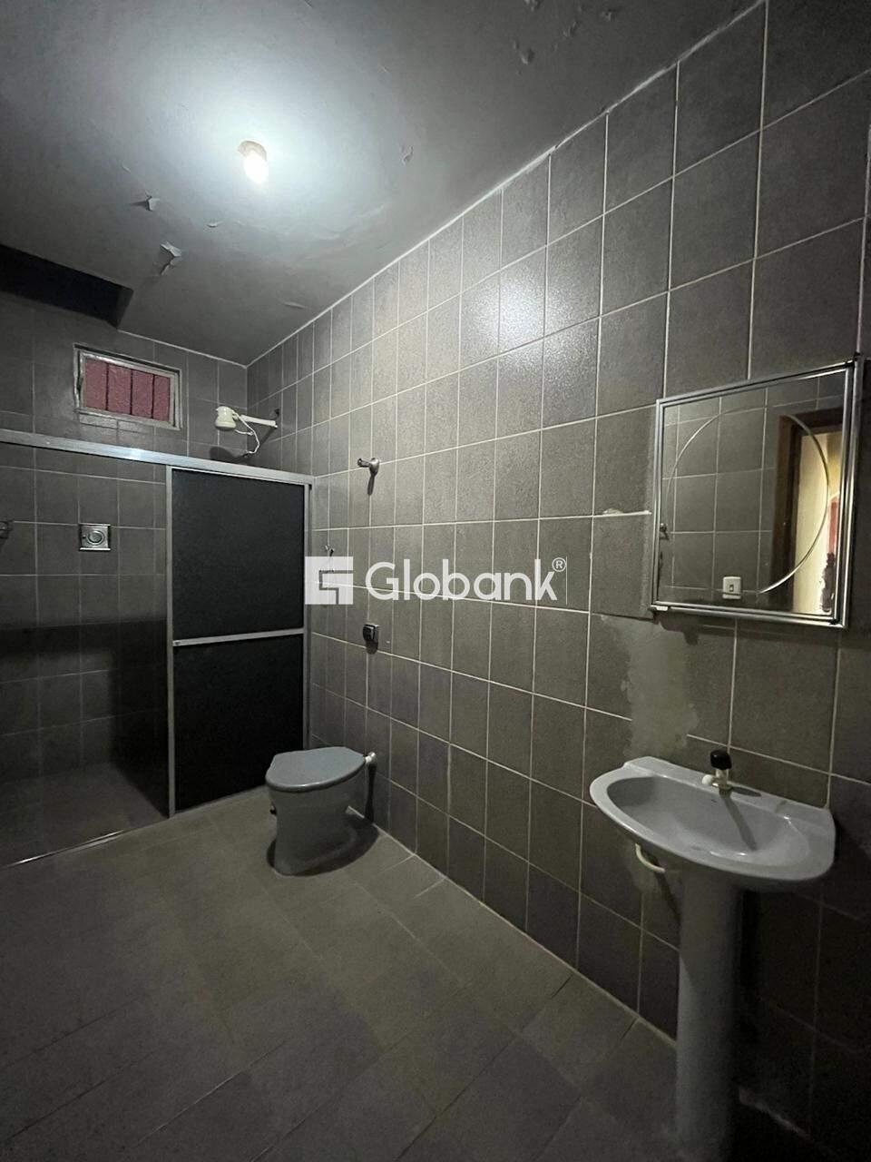 Casa 4 quartos à venda Santa Rita II 0m² Montes Claros MG: BANHEIRO SOCIAL