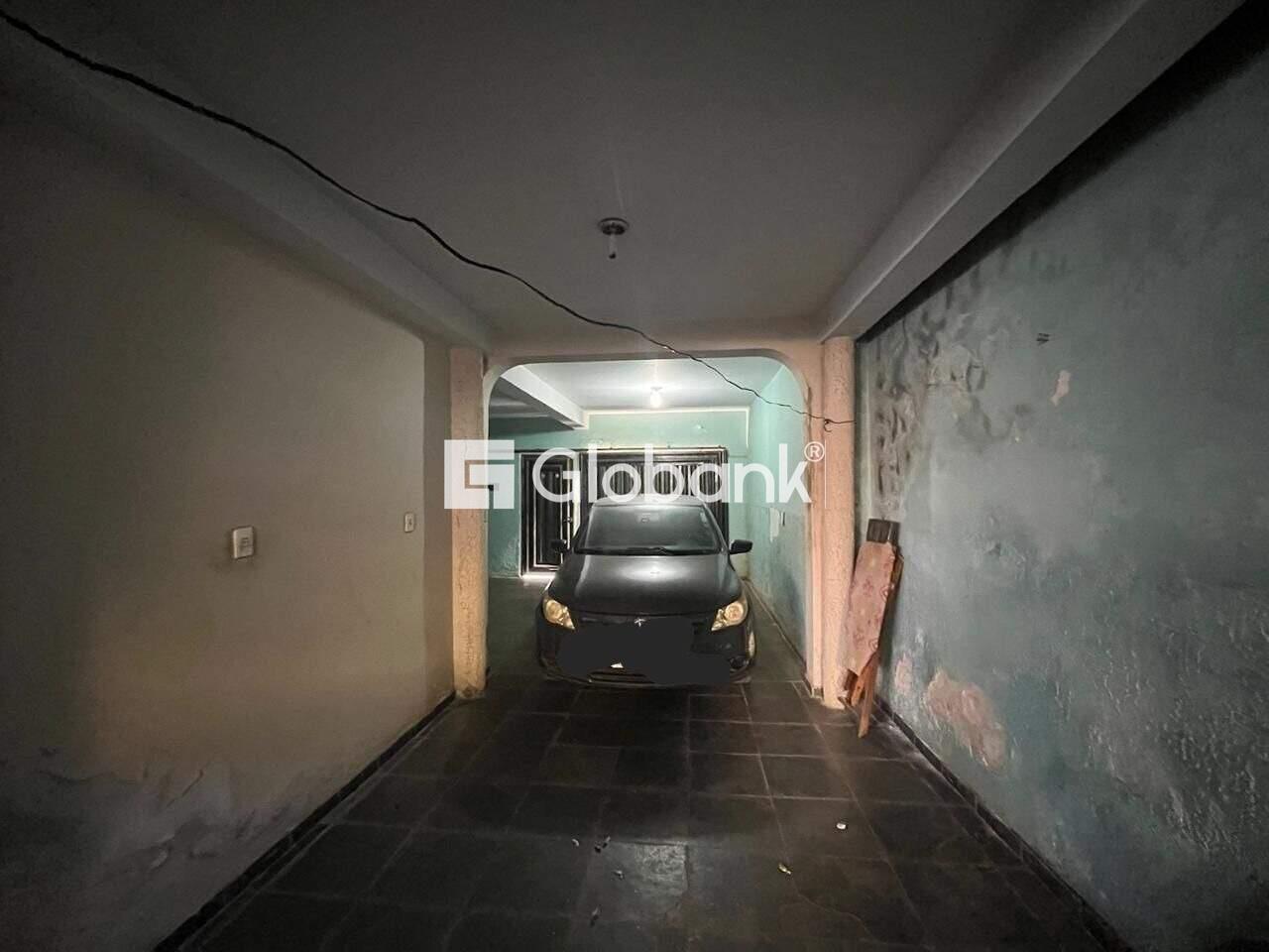 Casa 4 quartos à venda Santa Rita II 0m² Montes Claros MG: GARAGEM