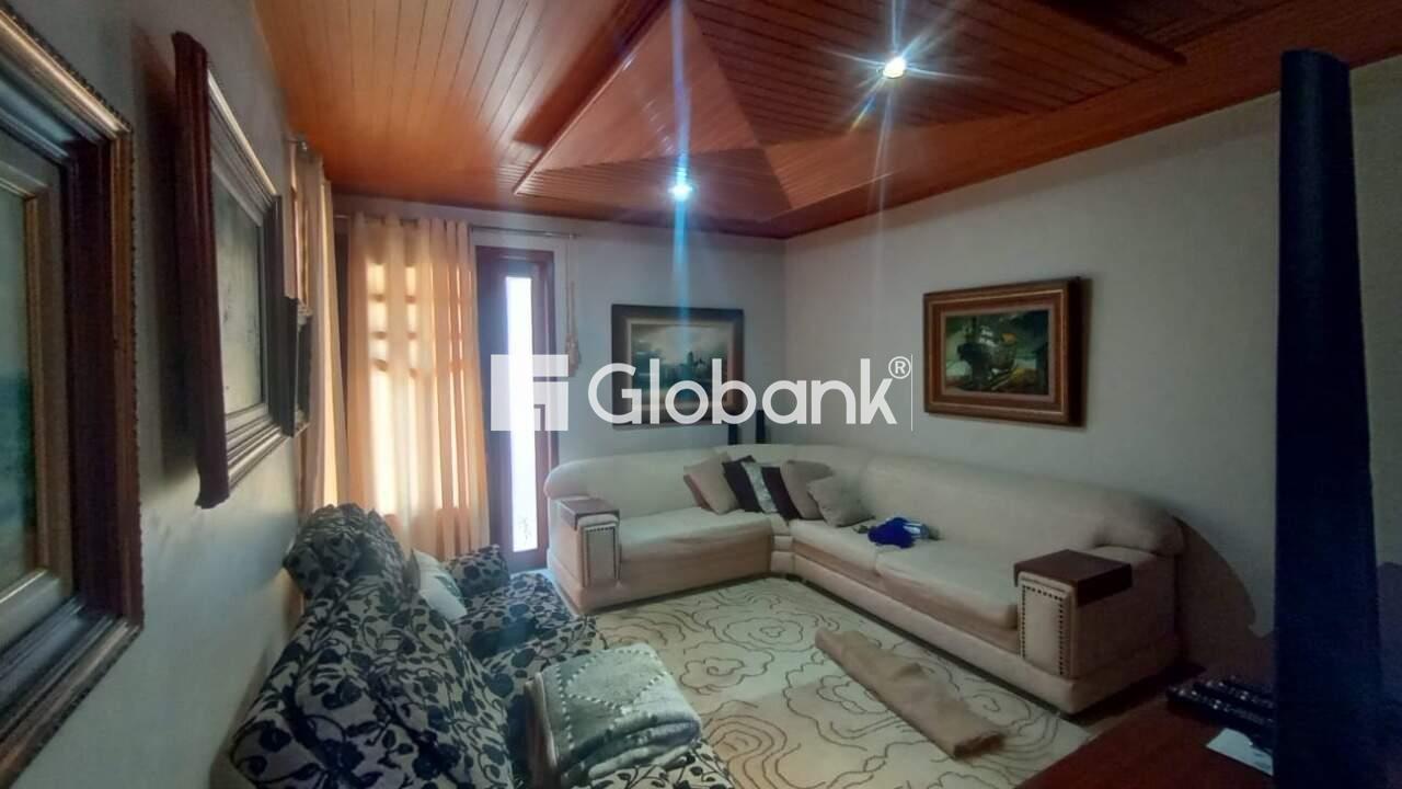 Casa 4 quartos à venda Jardim Panorama 292m² Montes Claros MG: 