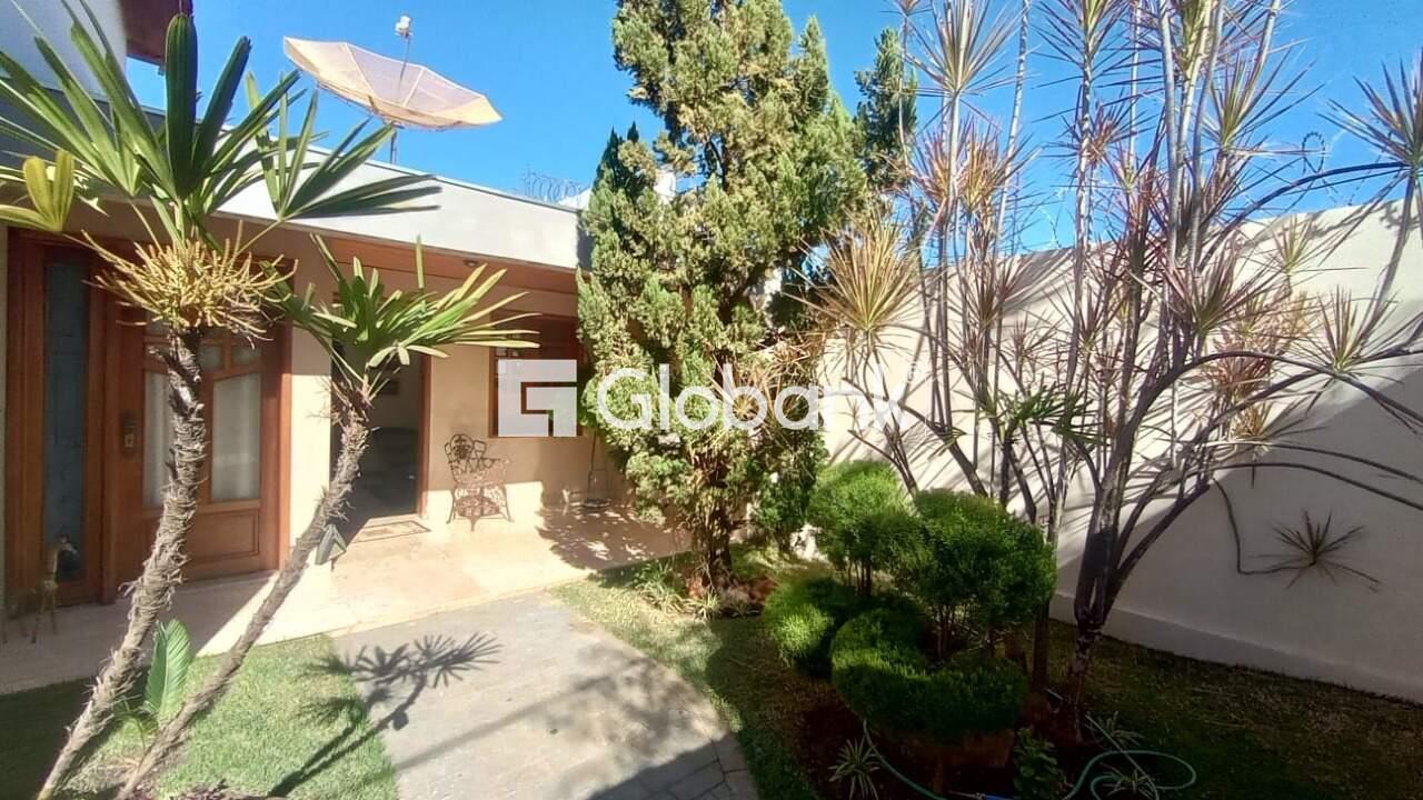 Casa 4 quartos à venda Jardim Panorama 292m² Montes Claros MG: 