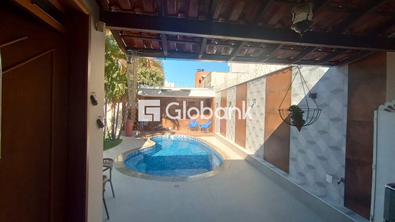 Casa 4 quartos à venda Jardim Panorama 292m² Montes Claros MG: 