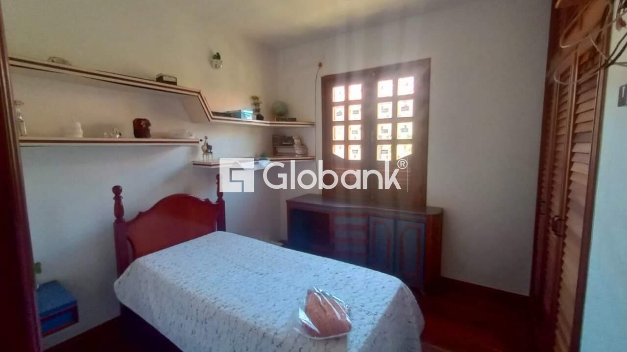 Casa 4 quartos à venda Jardim Panorama 292m² Montes Claros MG: 