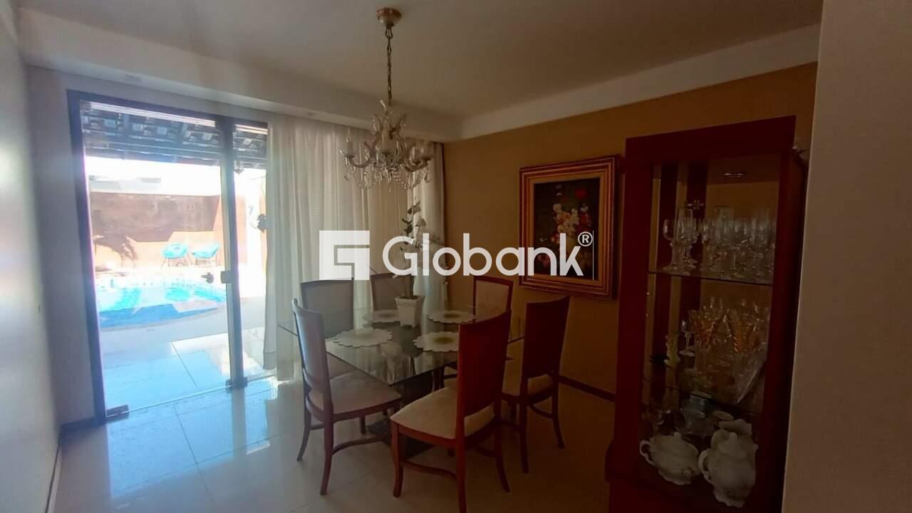 Casa 4 quartos à venda Jardim Panorama 292m² Montes Claros MG: 