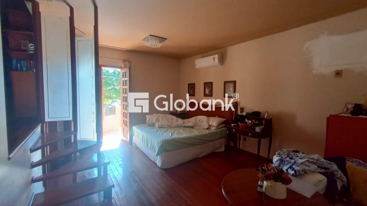 Casa 4 quartos à venda Jardim Panorama 292m² Montes Claros MG: 