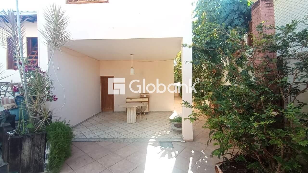 Casa 4 quartos à venda Jardim Panorama 292m² Montes Claros MG: 