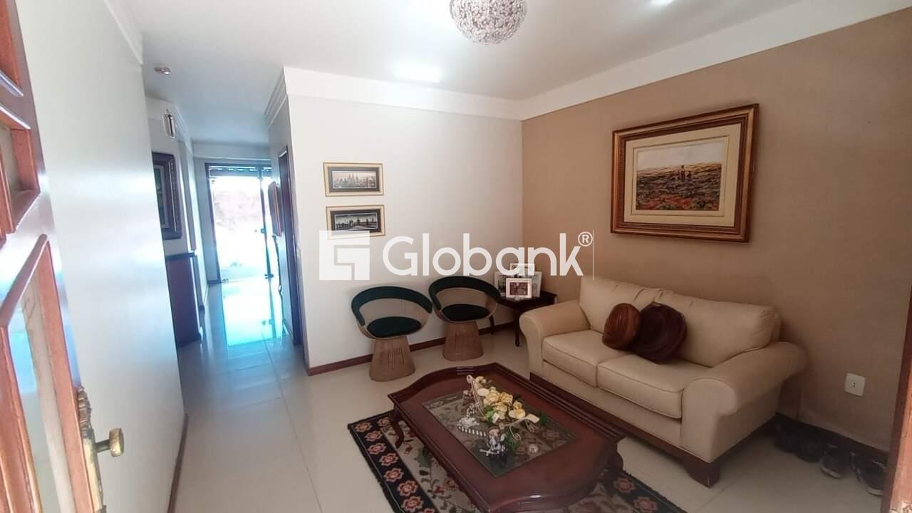 Casa 4 quartos à venda Jardim Panorama 292m² Montes Claros MG: 