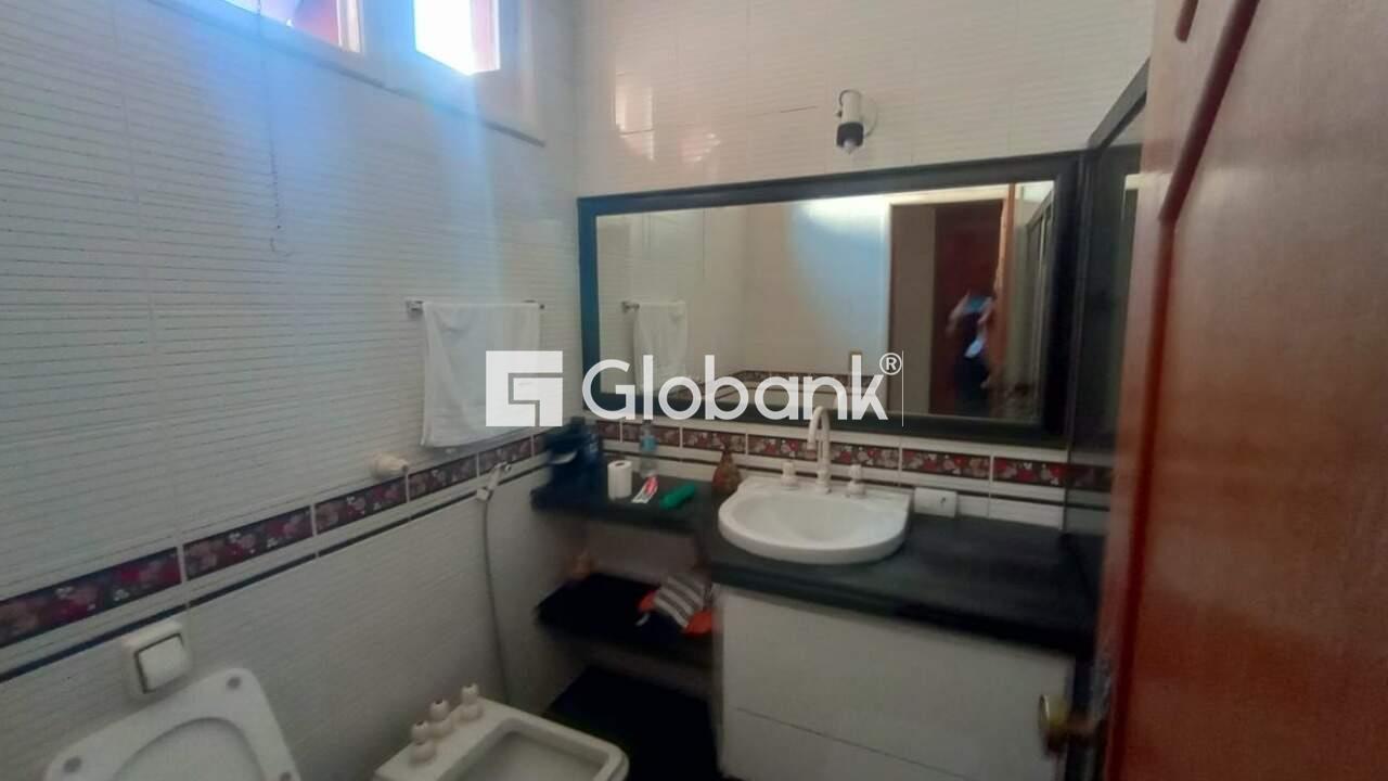 Casa 4 quartos à venda Jardim Panorama 292m² Montes Claros MG: 