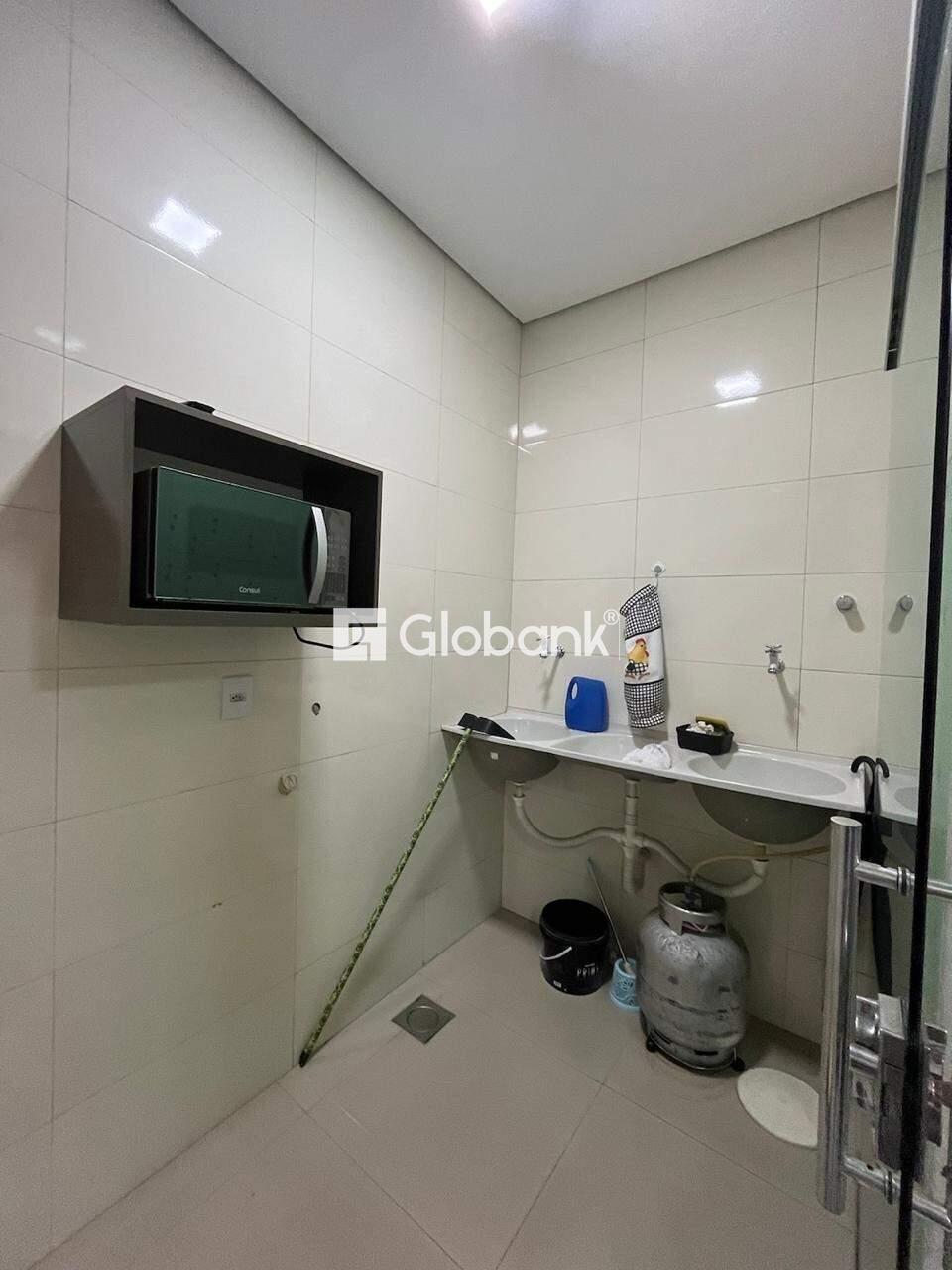 Casa 7 quartos à venda Vila Sumaré 200m² Montes Claros MG: 