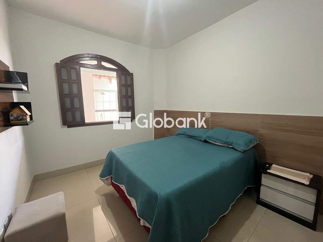 Casa 7 quartos à venda Vila Sumaré 200m² Montes Claros MG: CASA 01:DORMIT RIO-SU TE