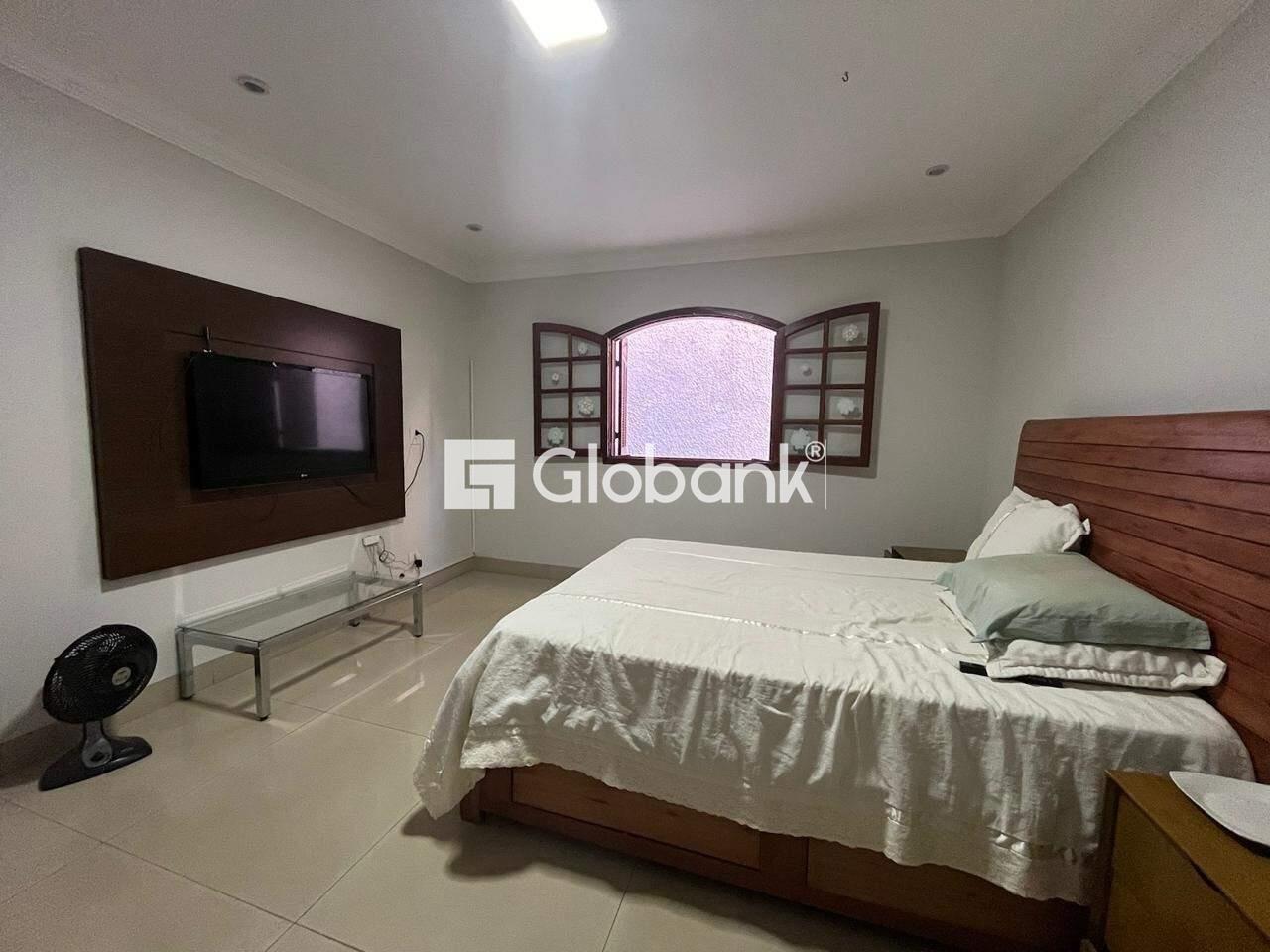 Casa 7 quartos à venda Vila Sumaré 200m² Montes Claros MG: CASA 01: DORMIT RIO