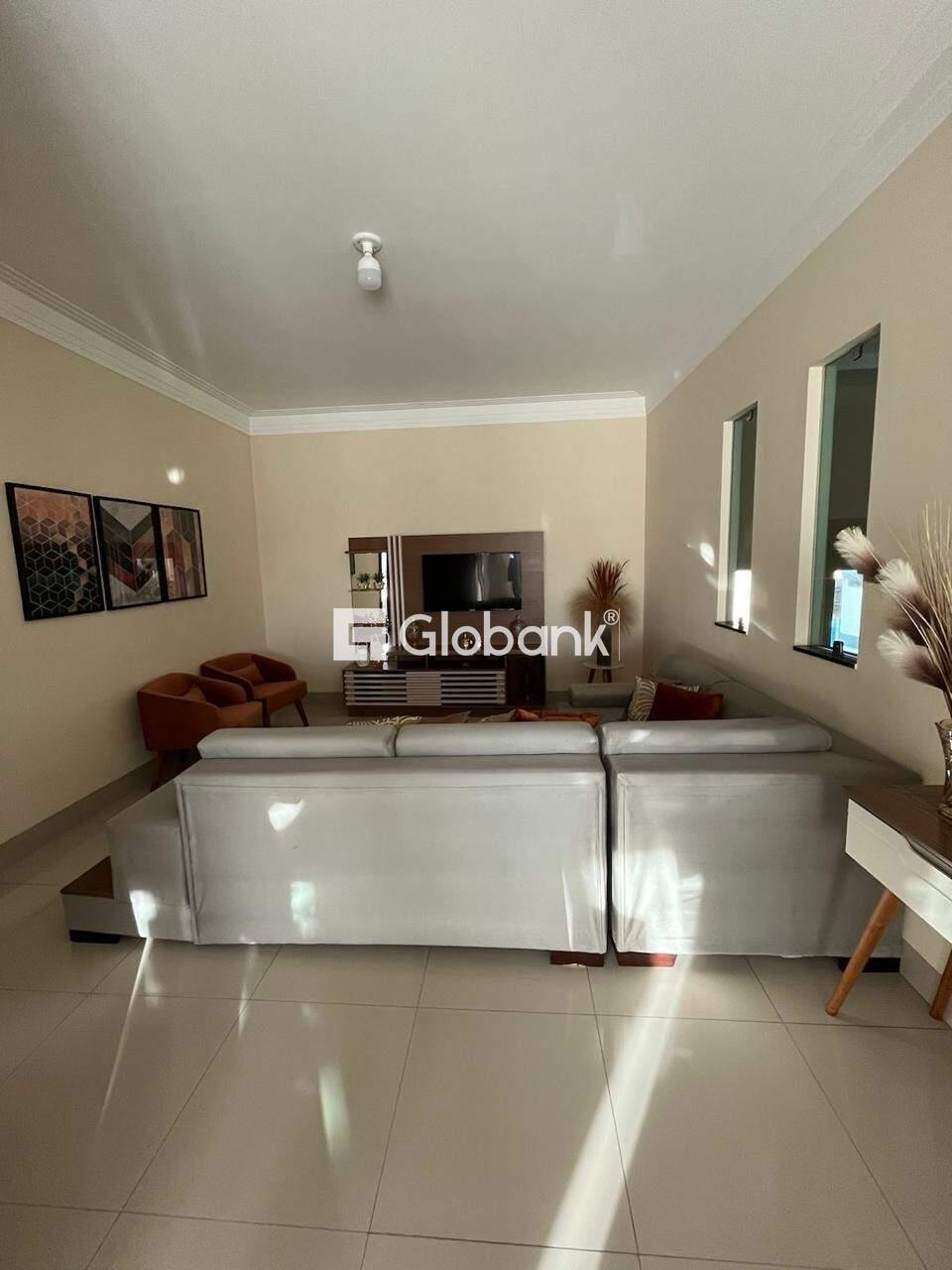 Casa 7 quartos à venda Vila Sumaré 200m² Montes Claros MG: CASA 02:SALA DE TV