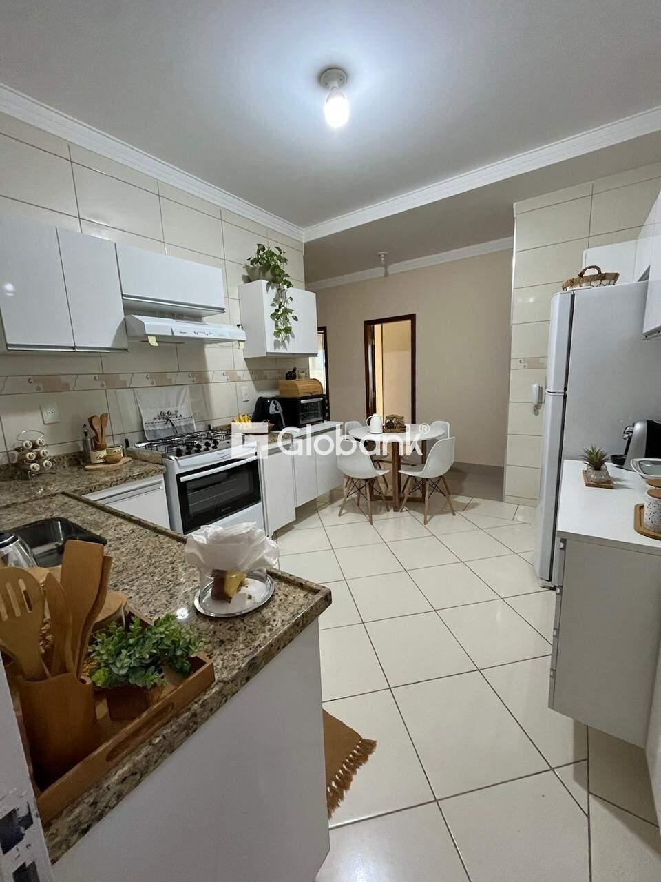 Casa 7 quartos à venda Vila Sumaré 200m² Montes Claros MG: CASA 02:COZINHA