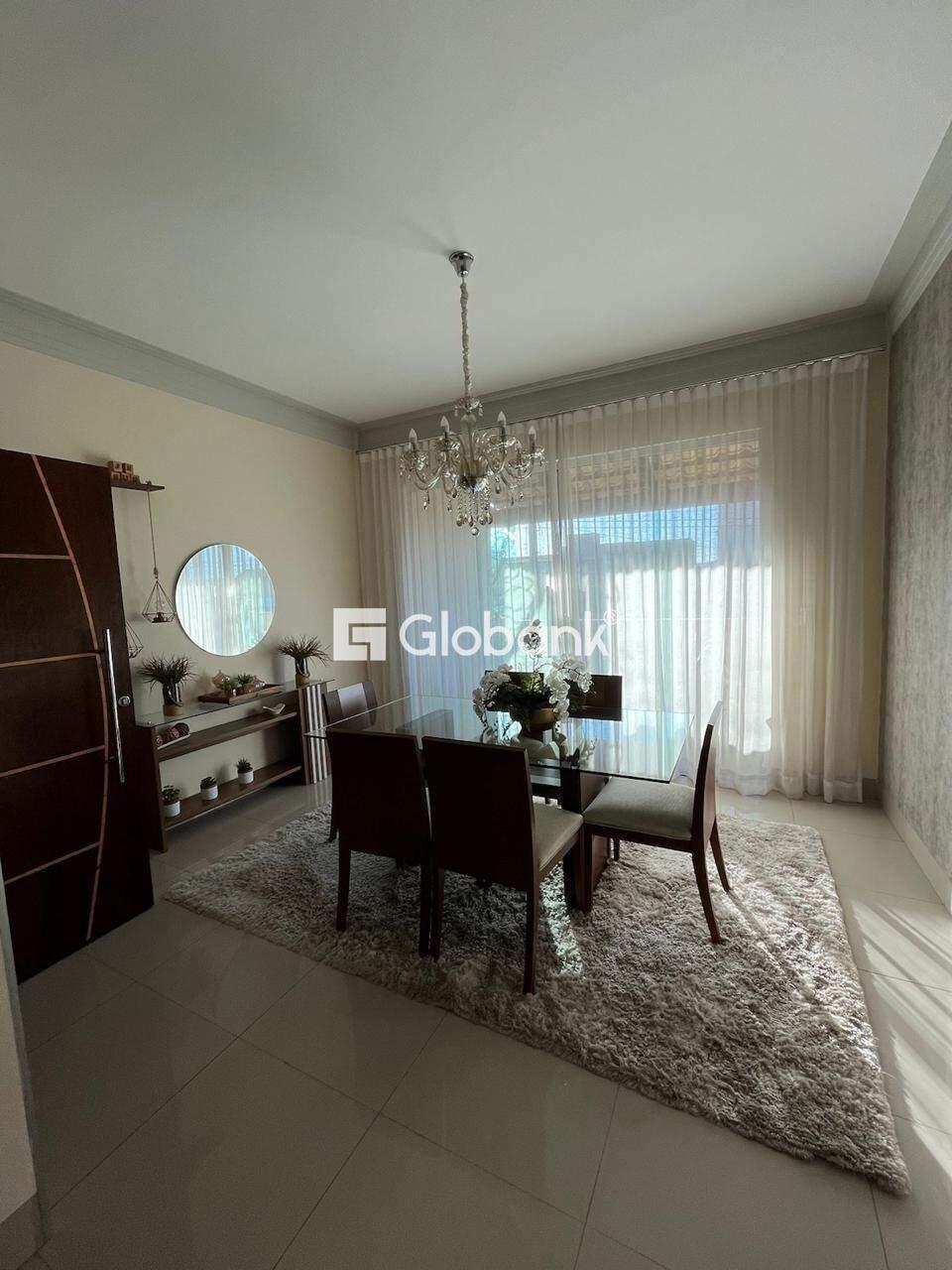 Casa 7 quartos à venda Vila Sumaré 200m² Montes Claros MG: CASA 02:SALA DE VISITA