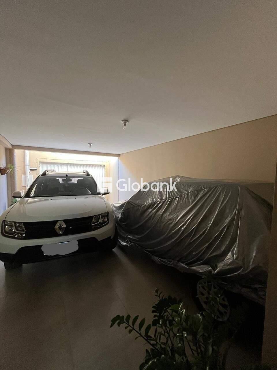 Casa 7 quartos à venda Vila Sumaré 200m² Montes Claros MG: CASA 02:GARAGEM