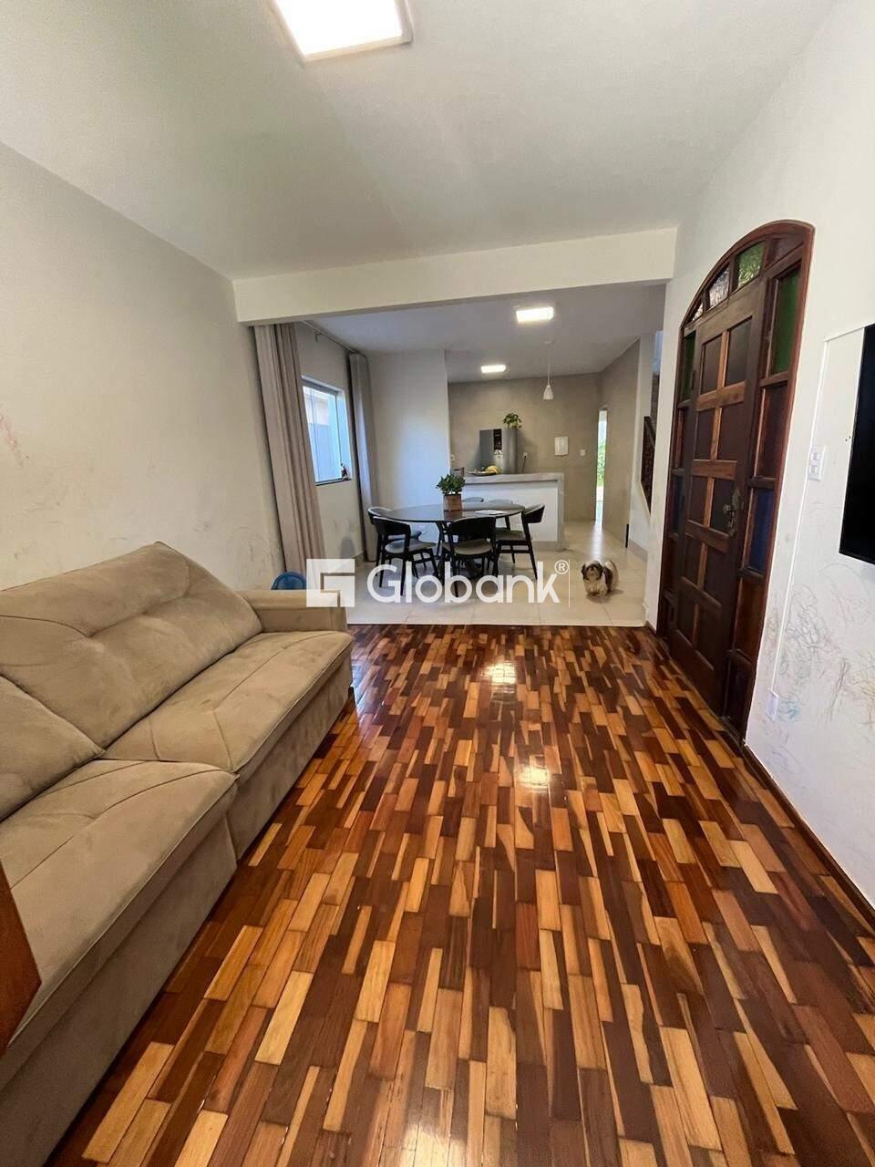 Casa 3 quartos à venda Todos os Santos 165m² Montes Claros MG: SALA PRIMEIRO PISO