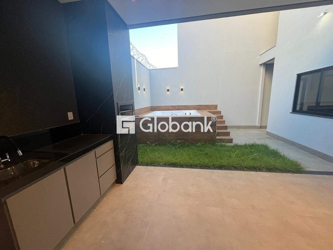 Sobrado 3 quartos à venda Ibituruna 165m² Montes Claros MG: rea de lazer com piscina