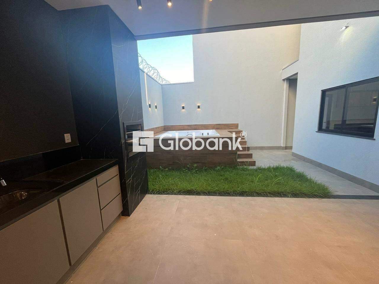 Sobrado 3 quartos à venda Ibituruna 165m² Montes Claros MG: rea gourmet