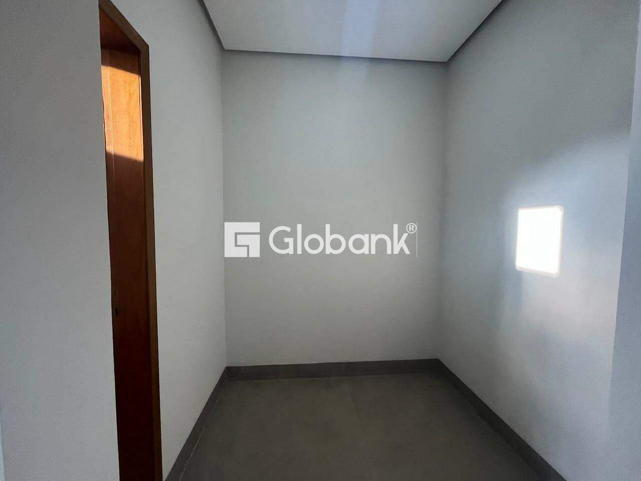 Sobrado 3 quartos à venda Ibituruna 165m² Montes Claros MG: Closet