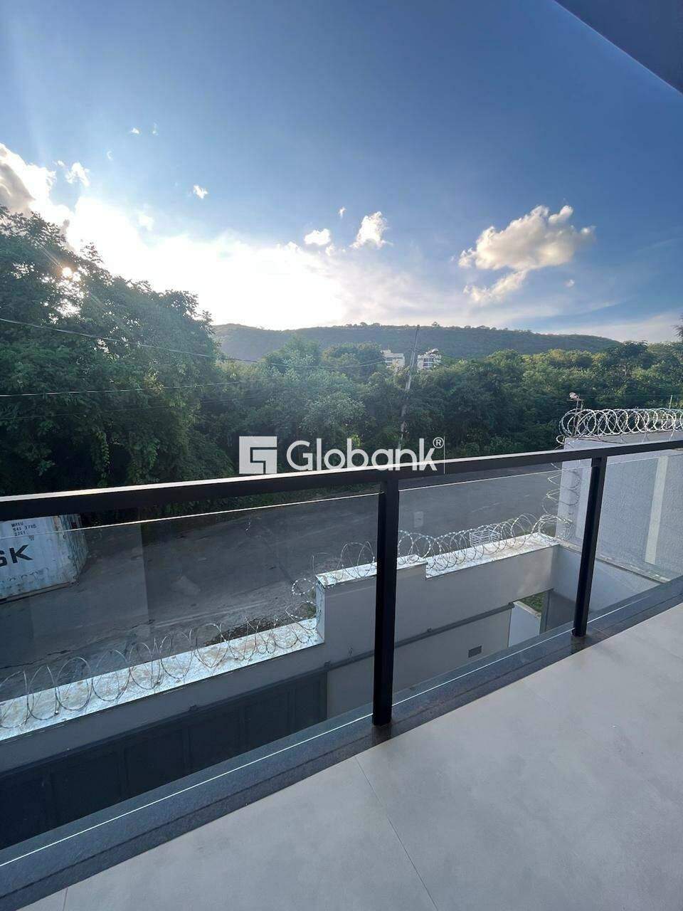 Sobrado 3 quartos à venda Ibituruna 165m² Montes Claros MG: Foto sacada