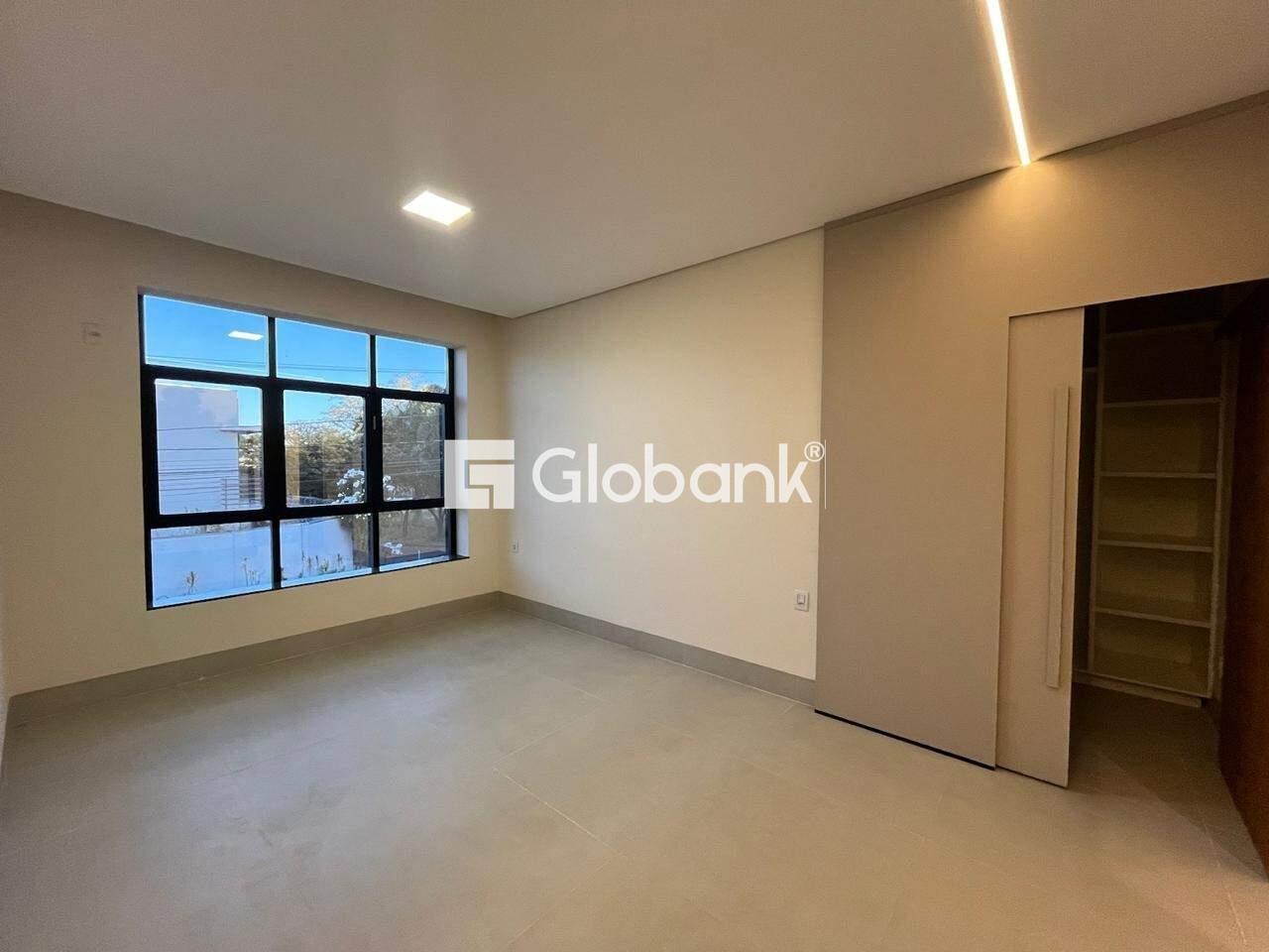 Casa 4 quartos à venda Ibituruna 0m² Montes Claros MG: DORMIT RIO-SU TE-CLOSET