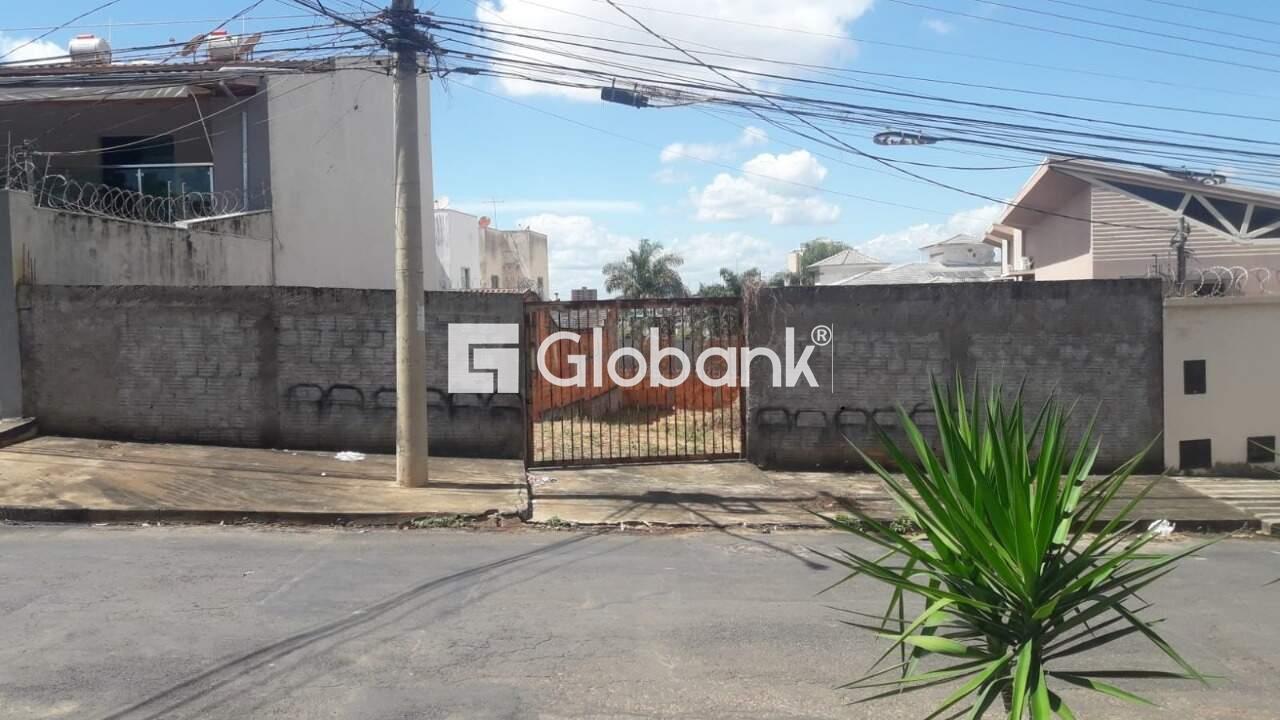 Terreno à venda Ibituruna 0m² Montes Claros MG: 