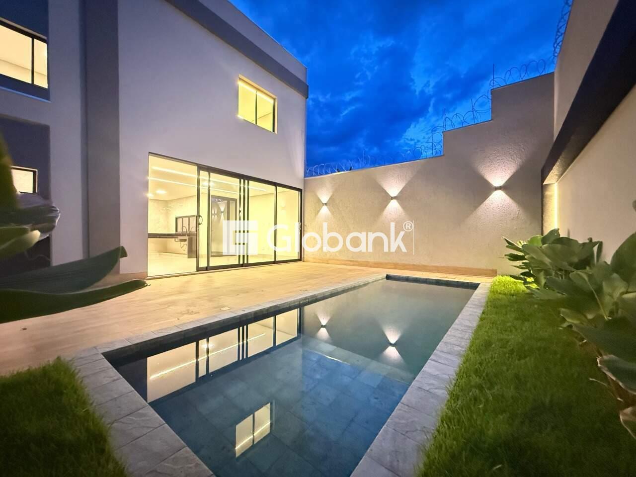 Casa 4 quartos à venda Ibituruna 220m² Montes Claros MG: 