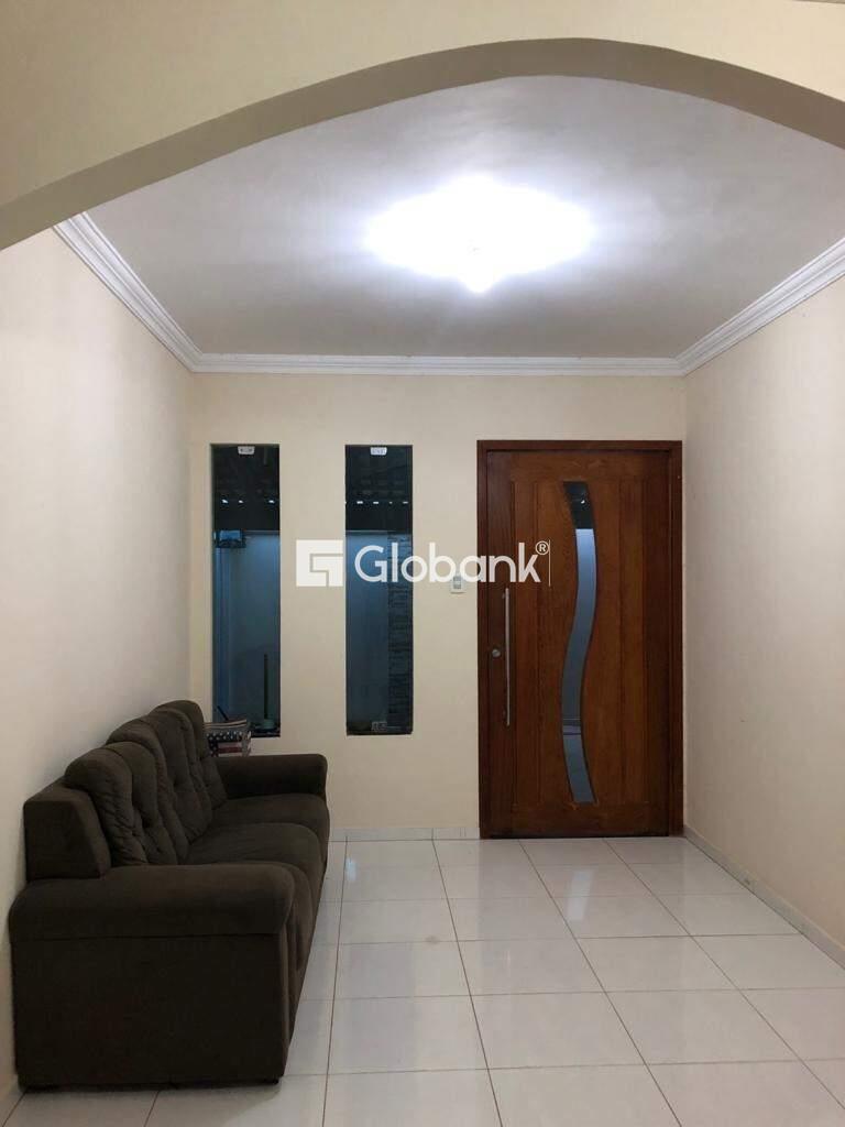 Casa 3 quartos à venda Vila Sumaré 140m² Montes Claros MG: 