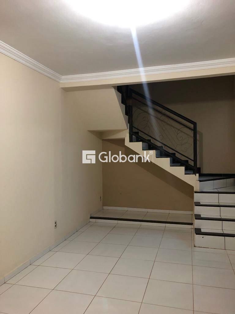 Casa 3 quartos à venda Vila Sumaré 140m² Montes Claros MG: 