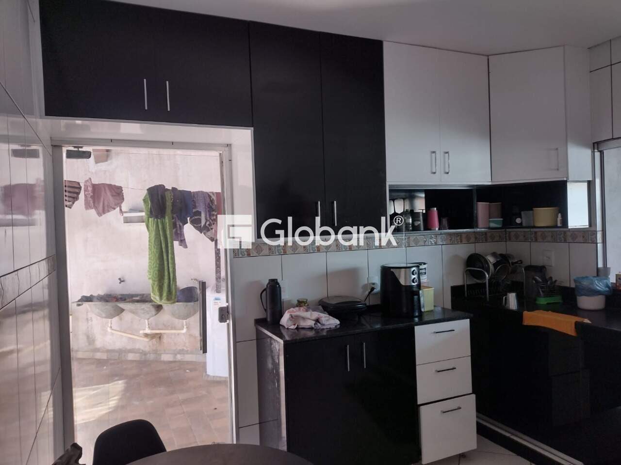 Casa 4 quartos à venda Monte Carmelo 148m² Montes Claros MG: Cozinha