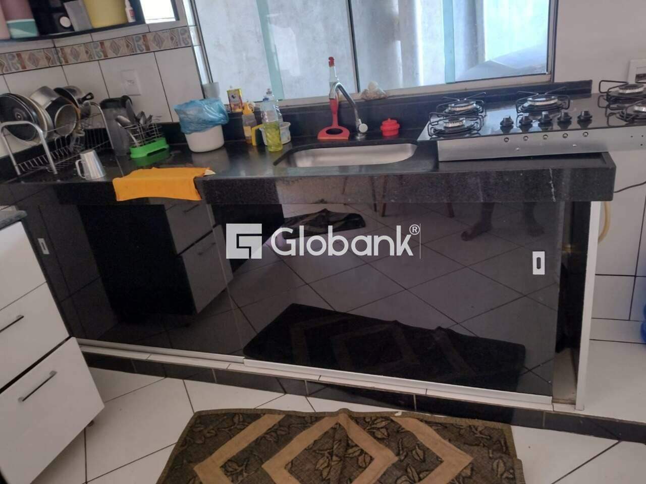 Casa 4 quartos à venda Monte Carmelo 148m² Montes Claros MG: Pia com arm rios