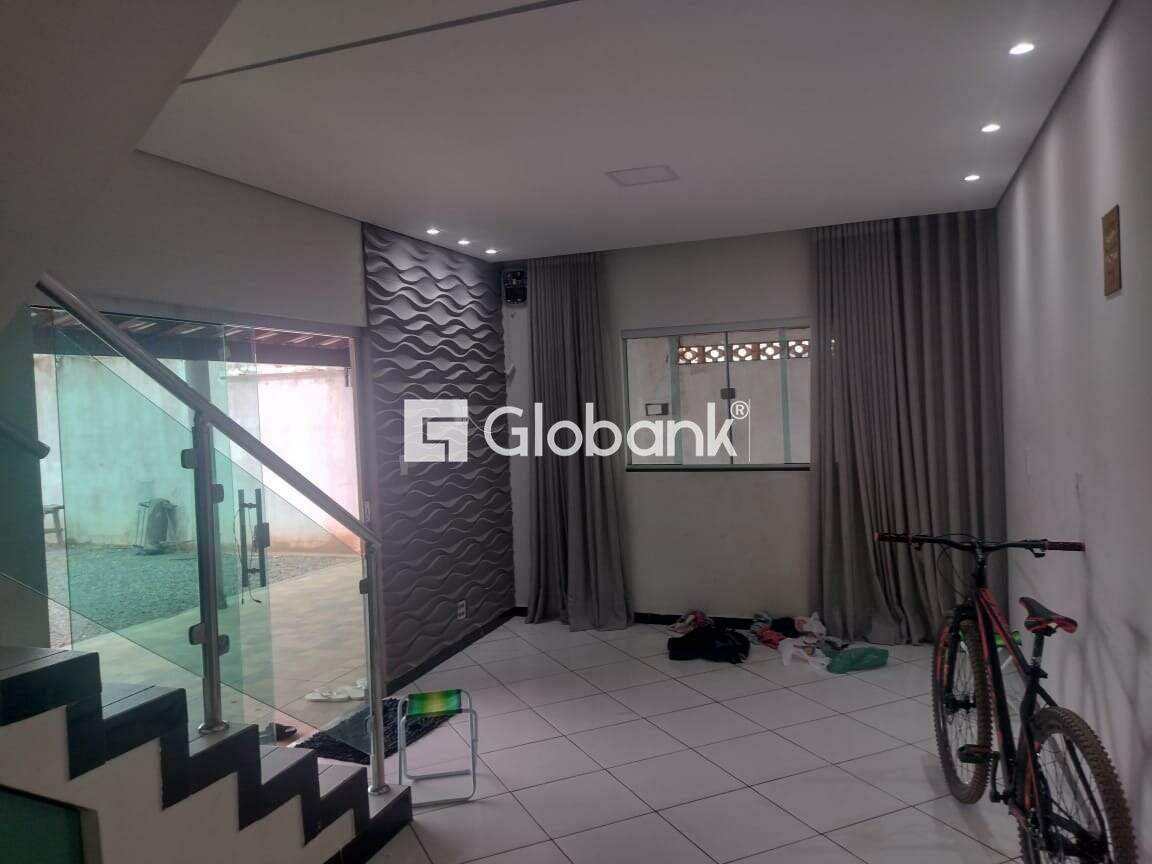 Casa 4 quartos à venda Monte Carmelo 148m² Montes Claros MG: Sala