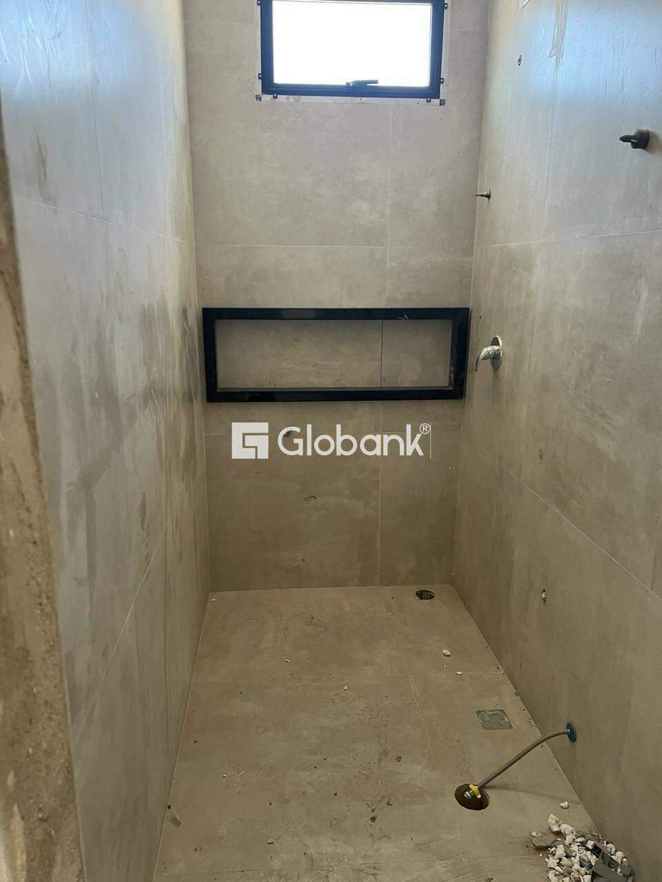 Sobrado 3 quartos à venda Ibituruna 130m² Montes Claros MG: Banho