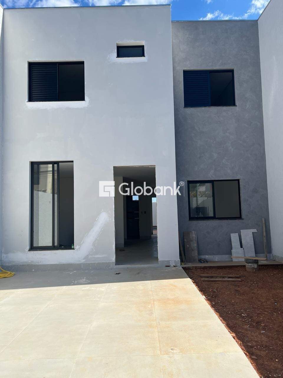 Sobrado 3 quartos à venda Ibituruna 130m² Montes Claros MG: Frente