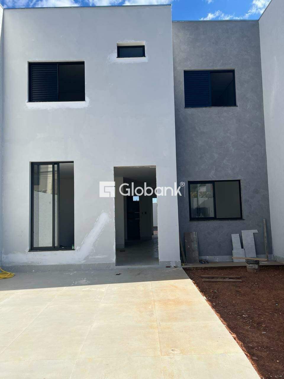 Sobrado 2 quartos à venda Ibituruna 130m² Montes Claros MG: Frente