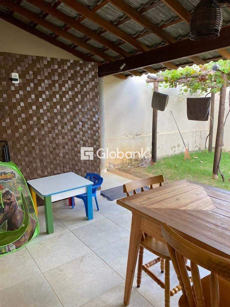 Casa 5 quartos à venda Belvedere 0m² Montes Claros MG: 