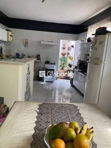 Casa 5 quartos à venda Centro 190m² Montes Claros MG: 