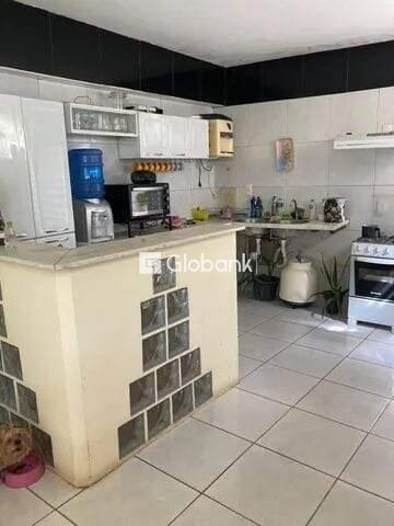 Casa 5 quartos à venda Centro 190m² Montes Claros MG: 