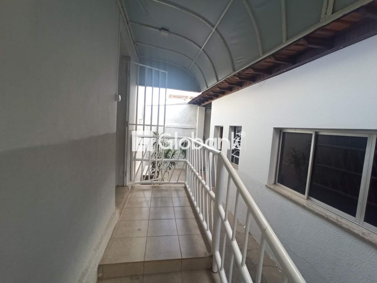 Casa 3 quartos à venda Centro 0m² Montes Claros MG: Foto