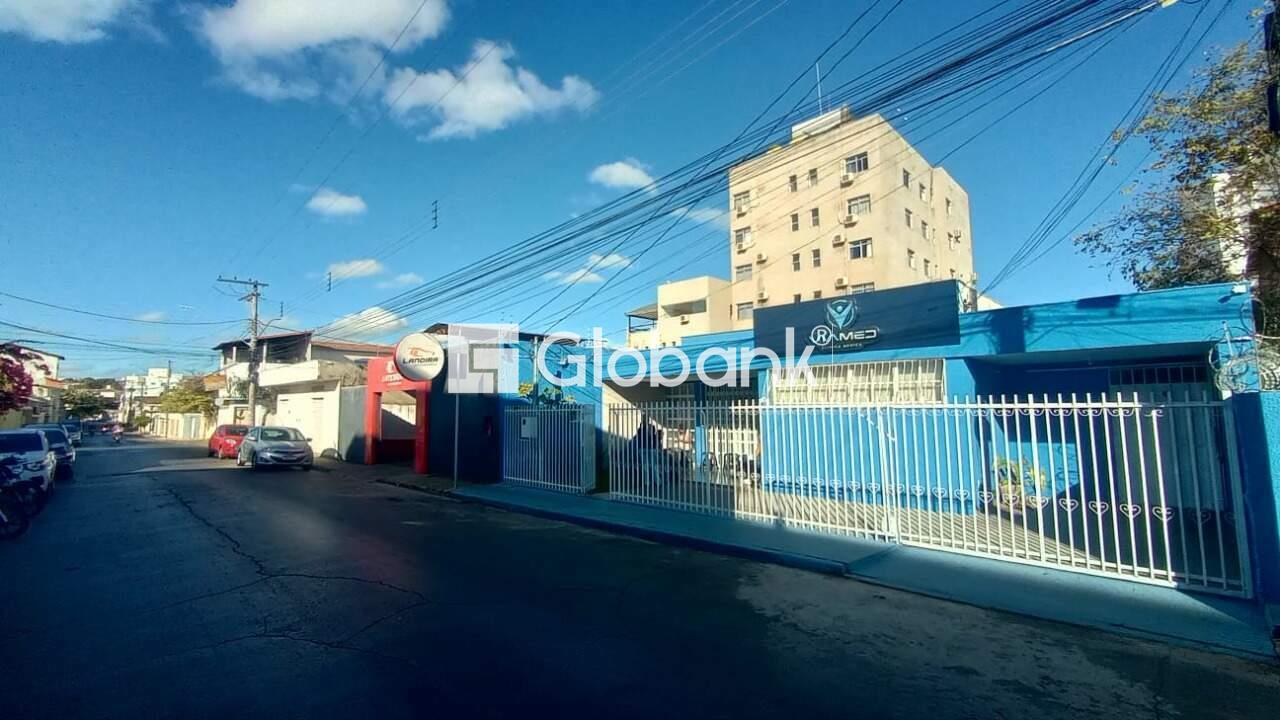 Casa 3 quartos à venda Centro 0m² Montes Claros MG: Frente casa