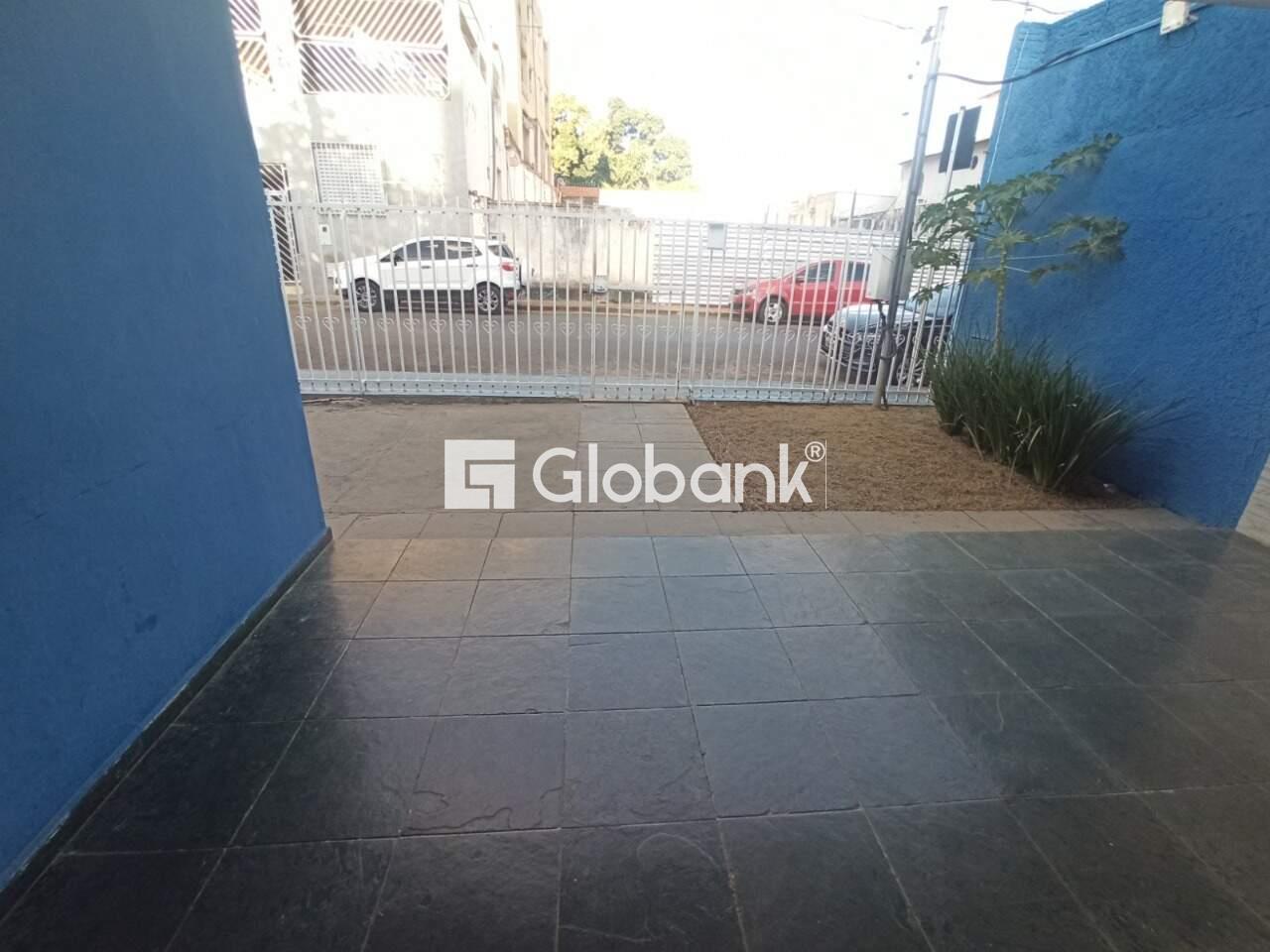 Casa 3 quartos à venda Centro 0m² Montes Claros MG: Garagem