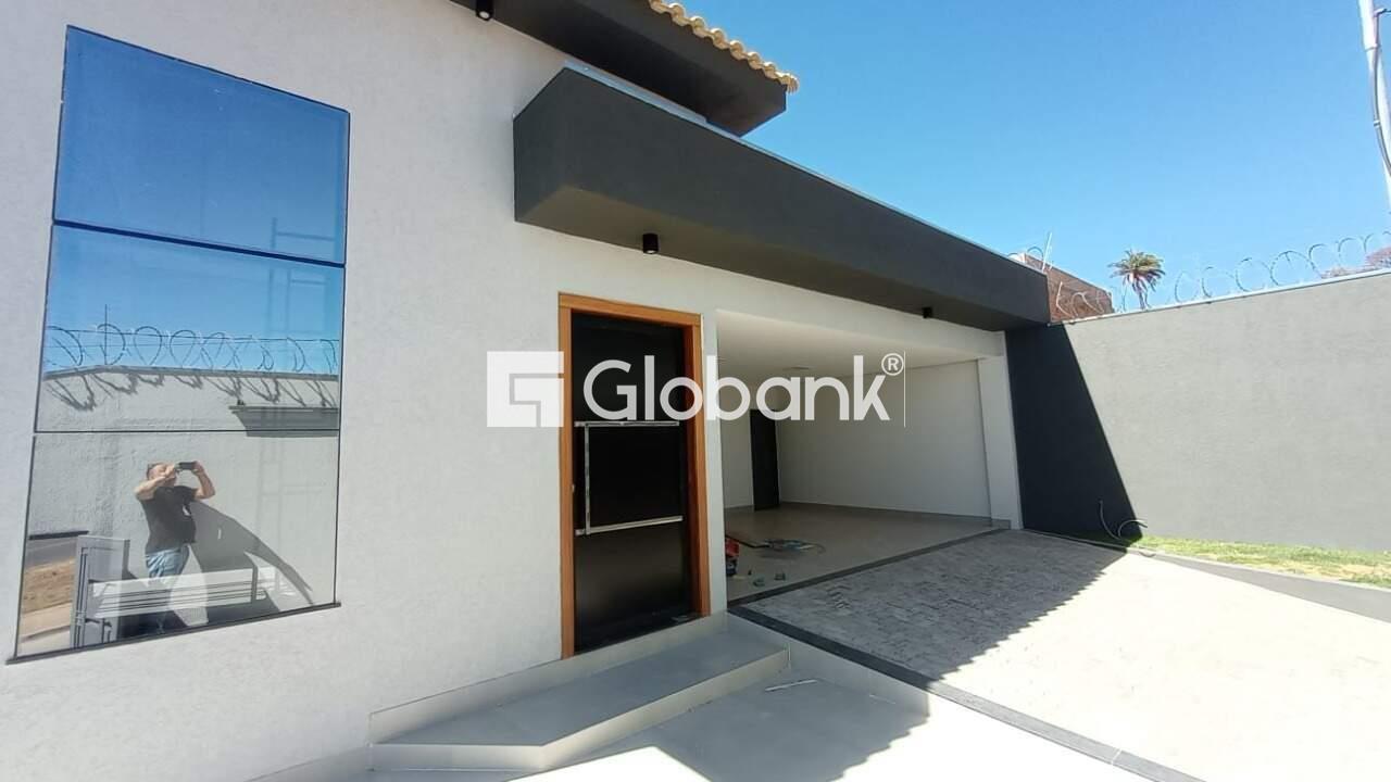Casa 3 quartos à venda Mirante do Sol 190m² Montes Claros MG: Entrada