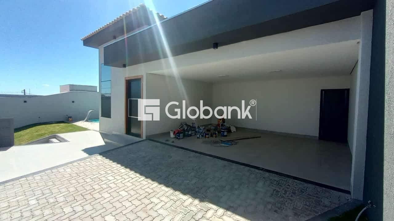 Casa 3 quartos à venda Mirante do Sol 190m² Montes Claros MG: Garagem para 4 carros