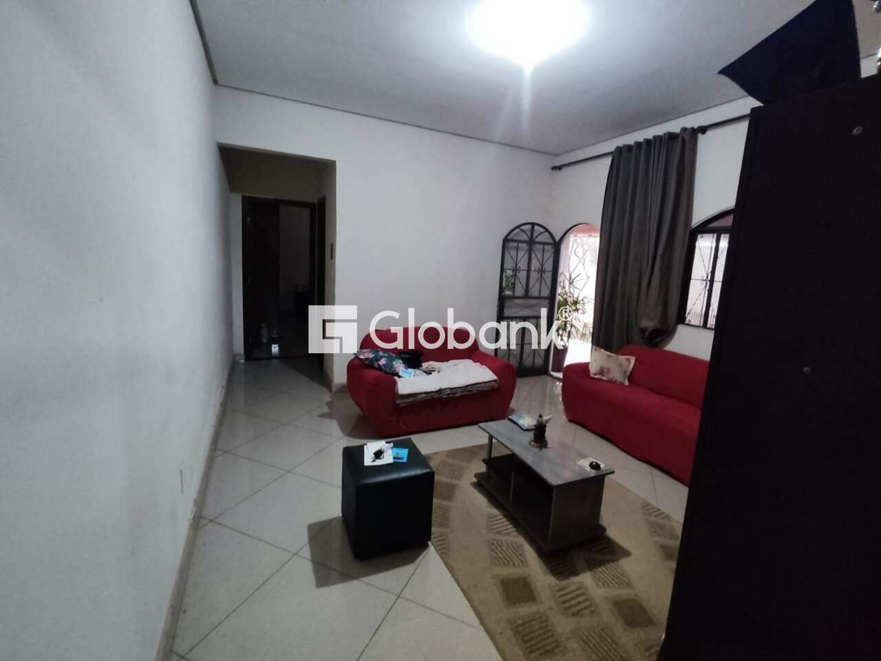 Casa 2 quartos à venda Esplanada 90m² Montes Claros MG: 